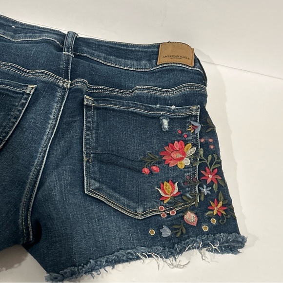 American Eagle Denim Shorts Womens 8 - Hi Rise Shortie Floral Dark Wash Ripped - Picture 10 of 14
